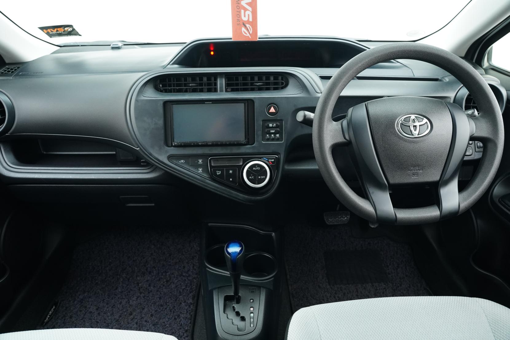 Toyota Aqua Hybrid L