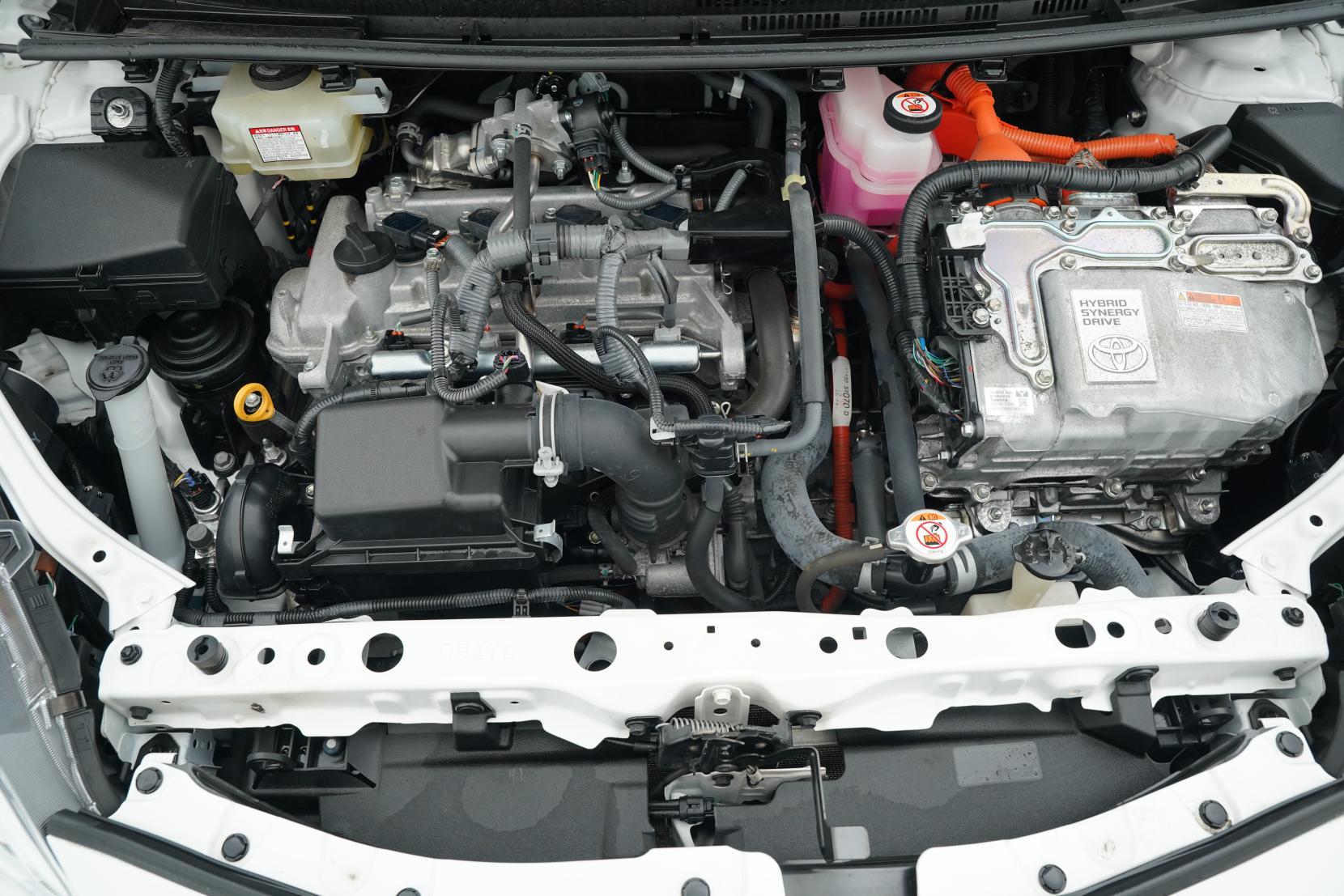 Toyota Aqua Hybrid L