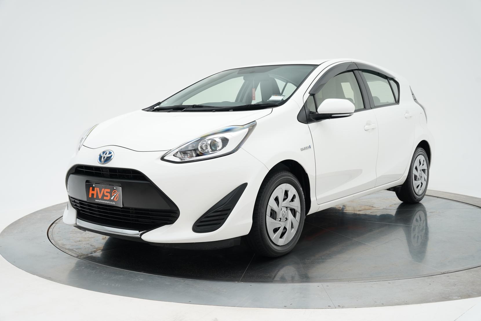 Toyota Aqua Hybrid L