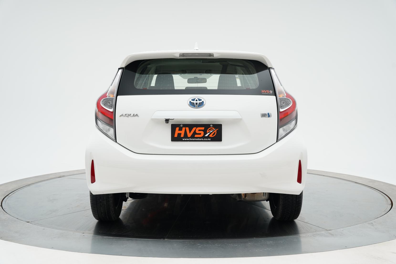 Toyota Aqua Hybrid L