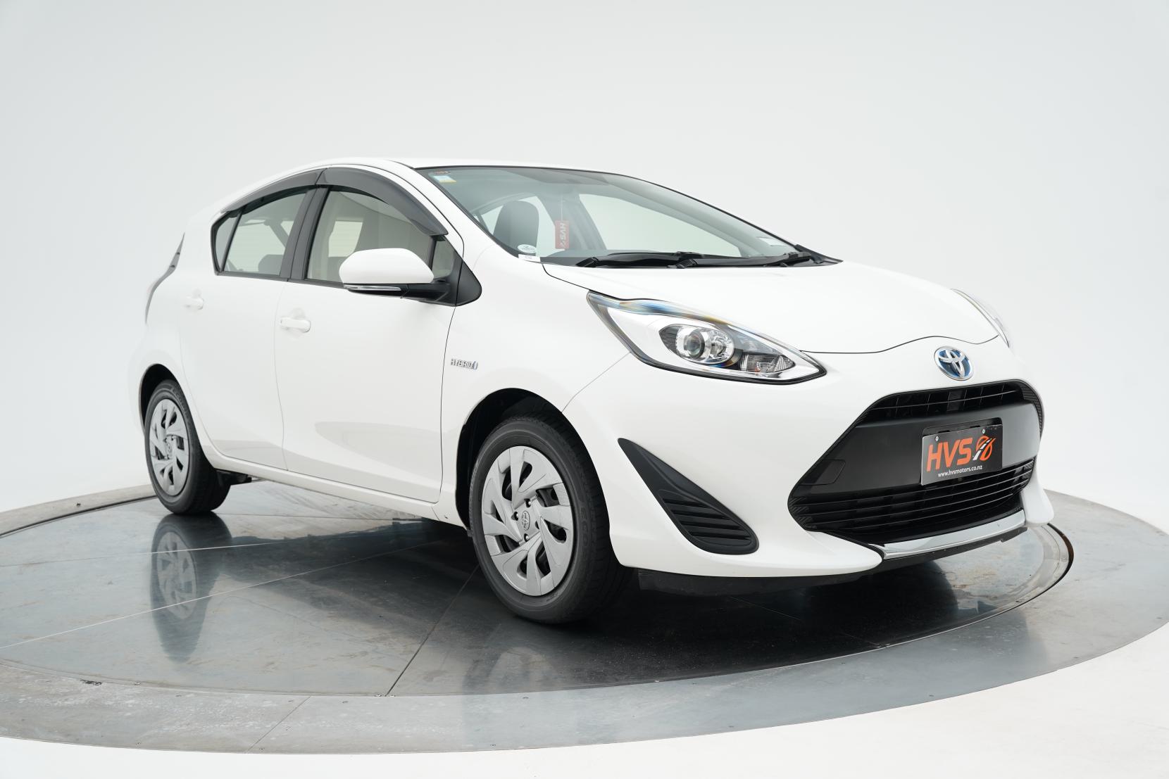 Toyota Aqua Hybrid L
