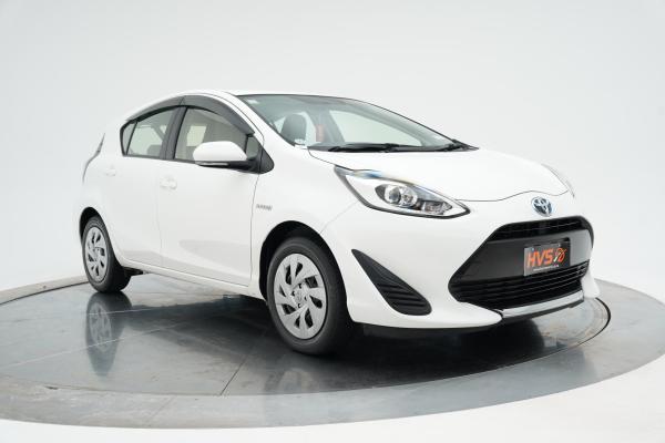 Toyota Aqua Hybrid L