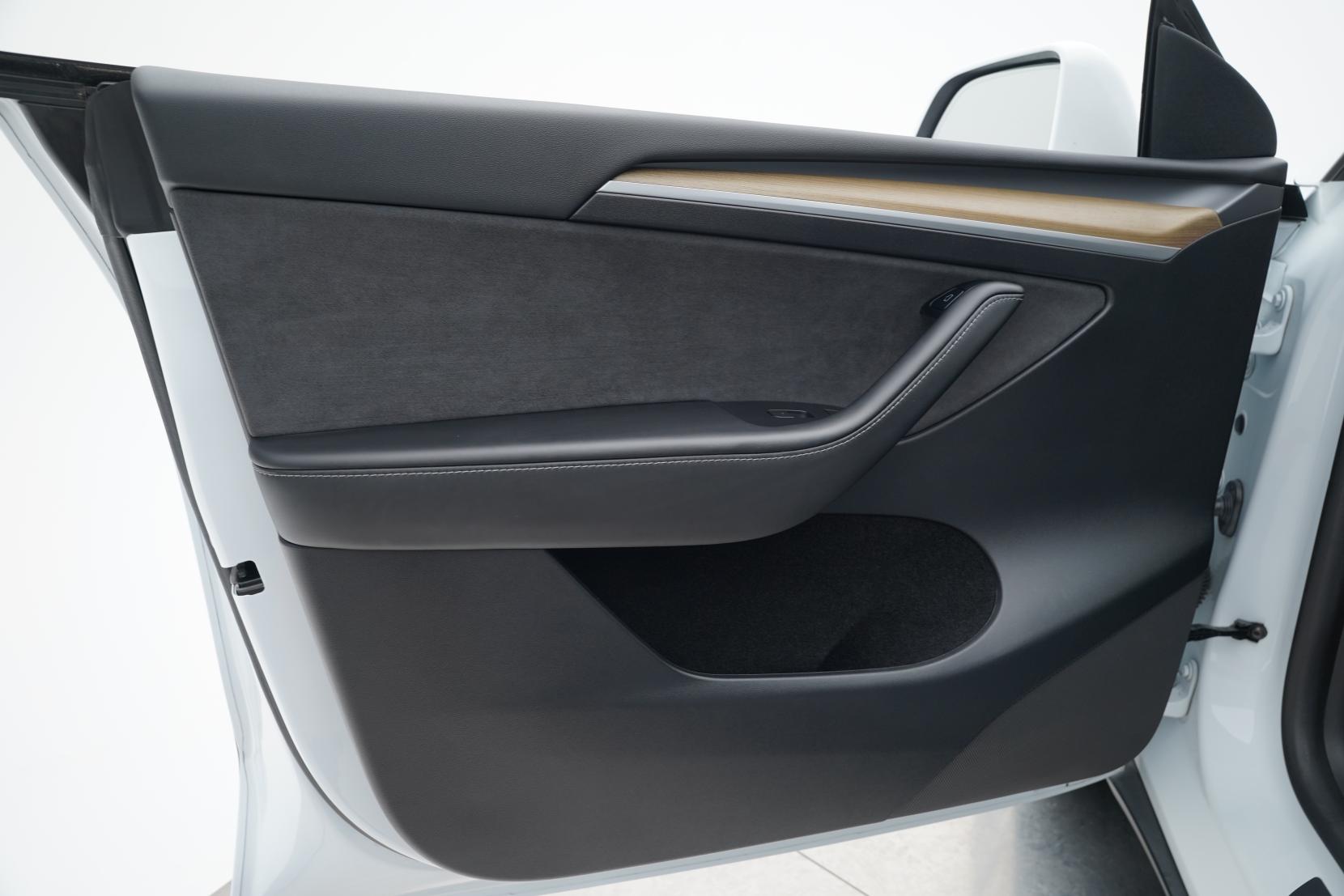 Tesla Model Y REAR WHEEL DRIVE 60K