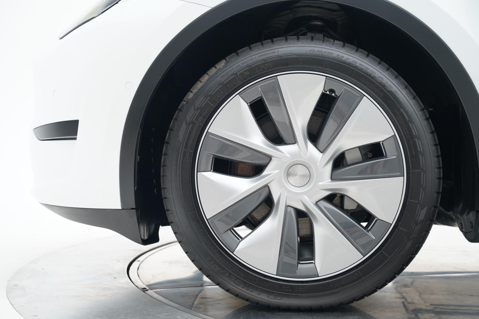 Tesla Model Y REAR WHEEL DRIVE 60K