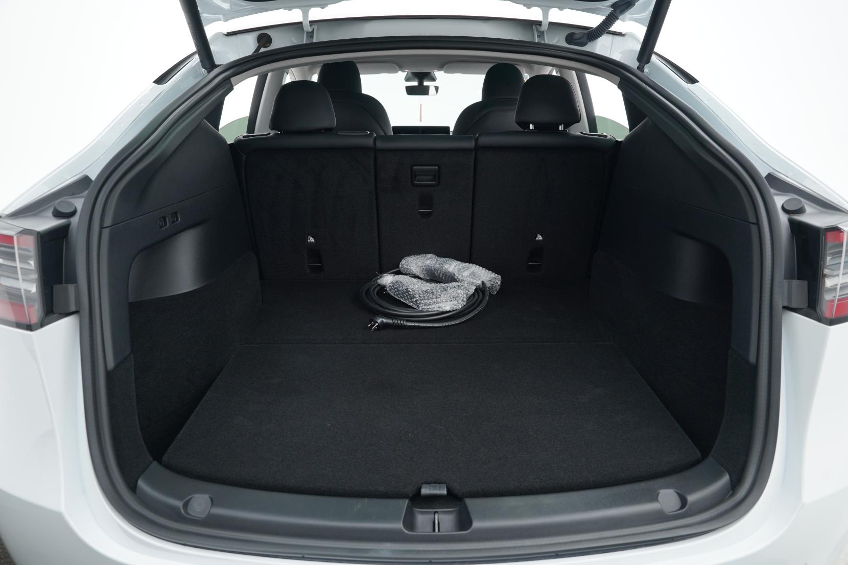 Tesla Model Y REAR WHEEL DRIVE 60K