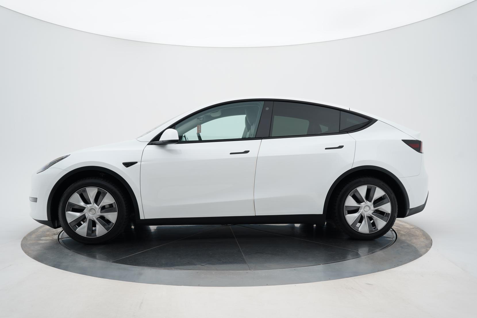 Tesla Model Y REAR WHEEL DRIVE 60K