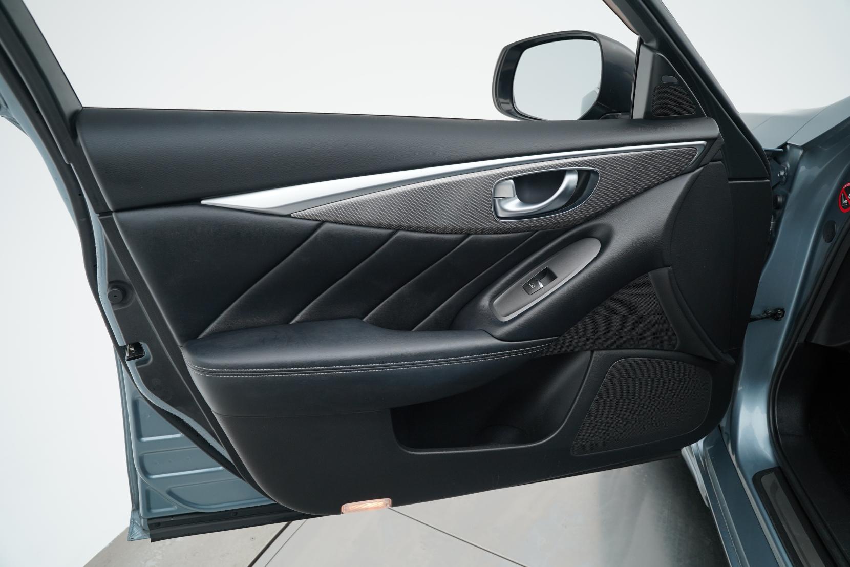 Nissan Skyline 3.5 350GT HYBRID TYPE P