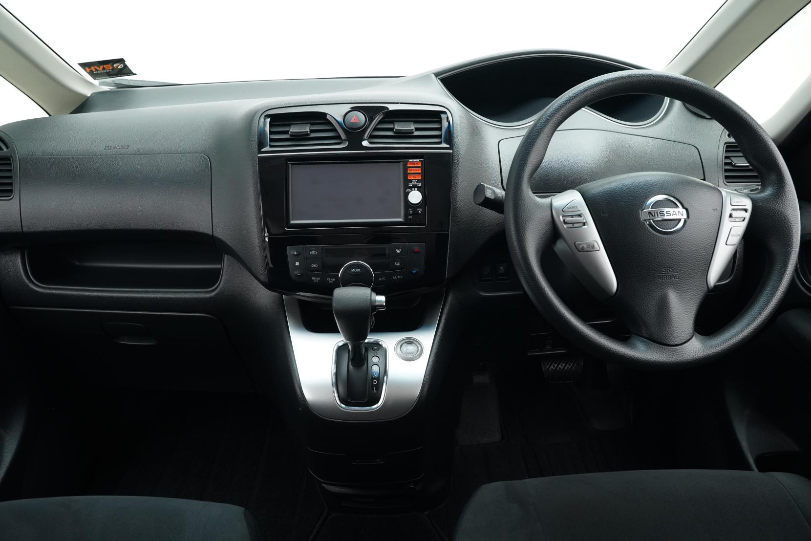 Nissan Serena (1991 – present) Hybrid X V Selection