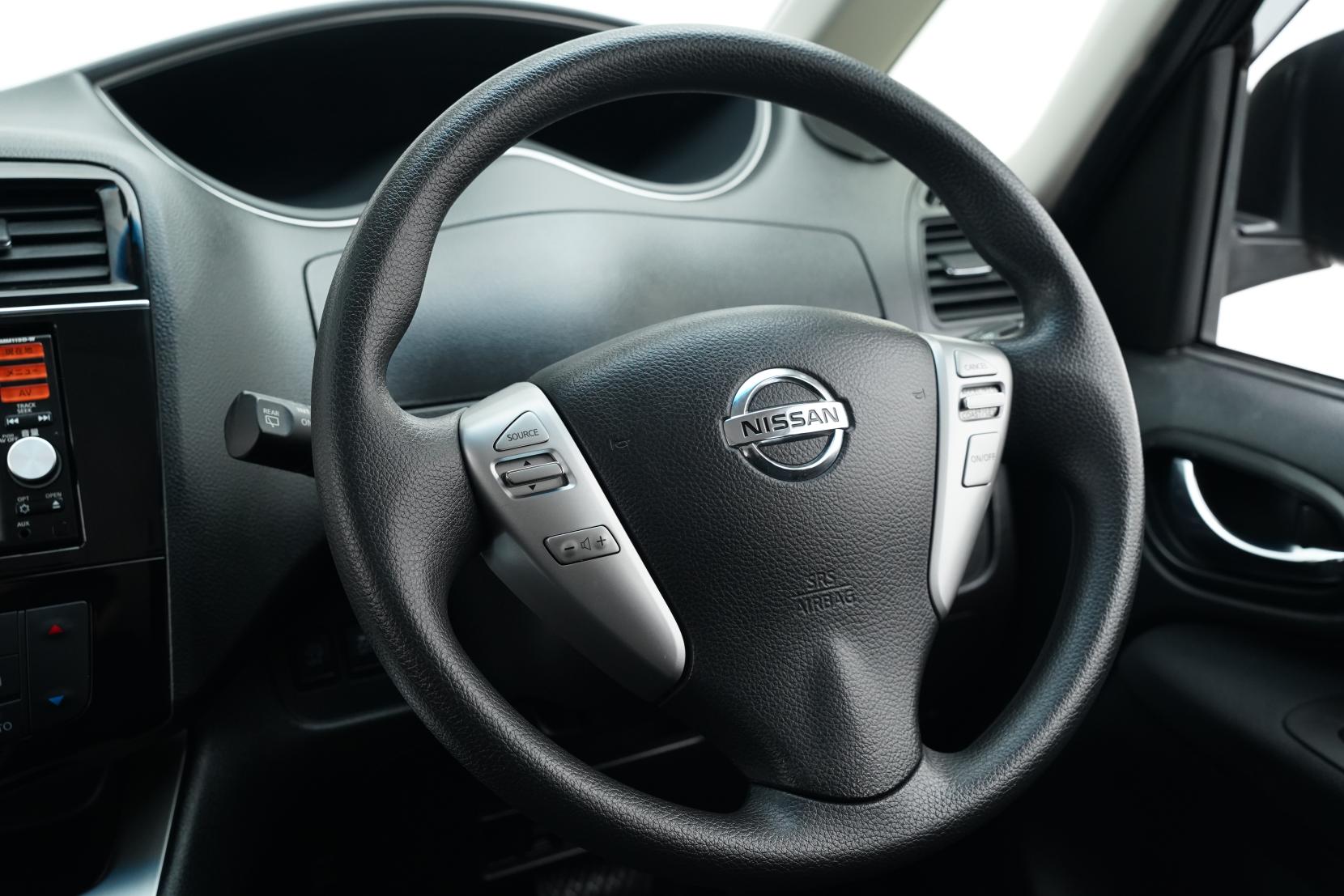 Nissan Serena (1991 – present) Hybrid X V Selection