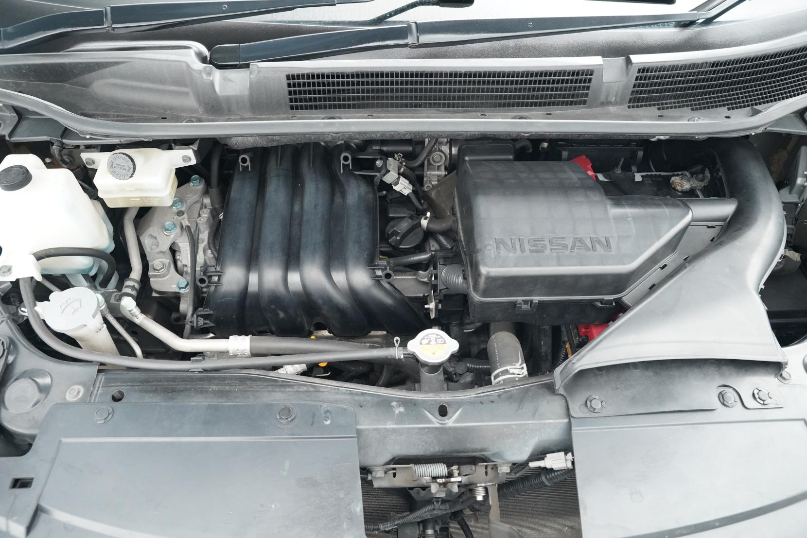 Nissan Serena (1991 – present) Hybrid X V Selection