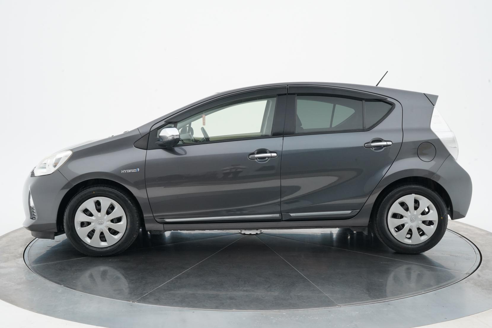 Toyota Aqua 1.5 G PUSH START