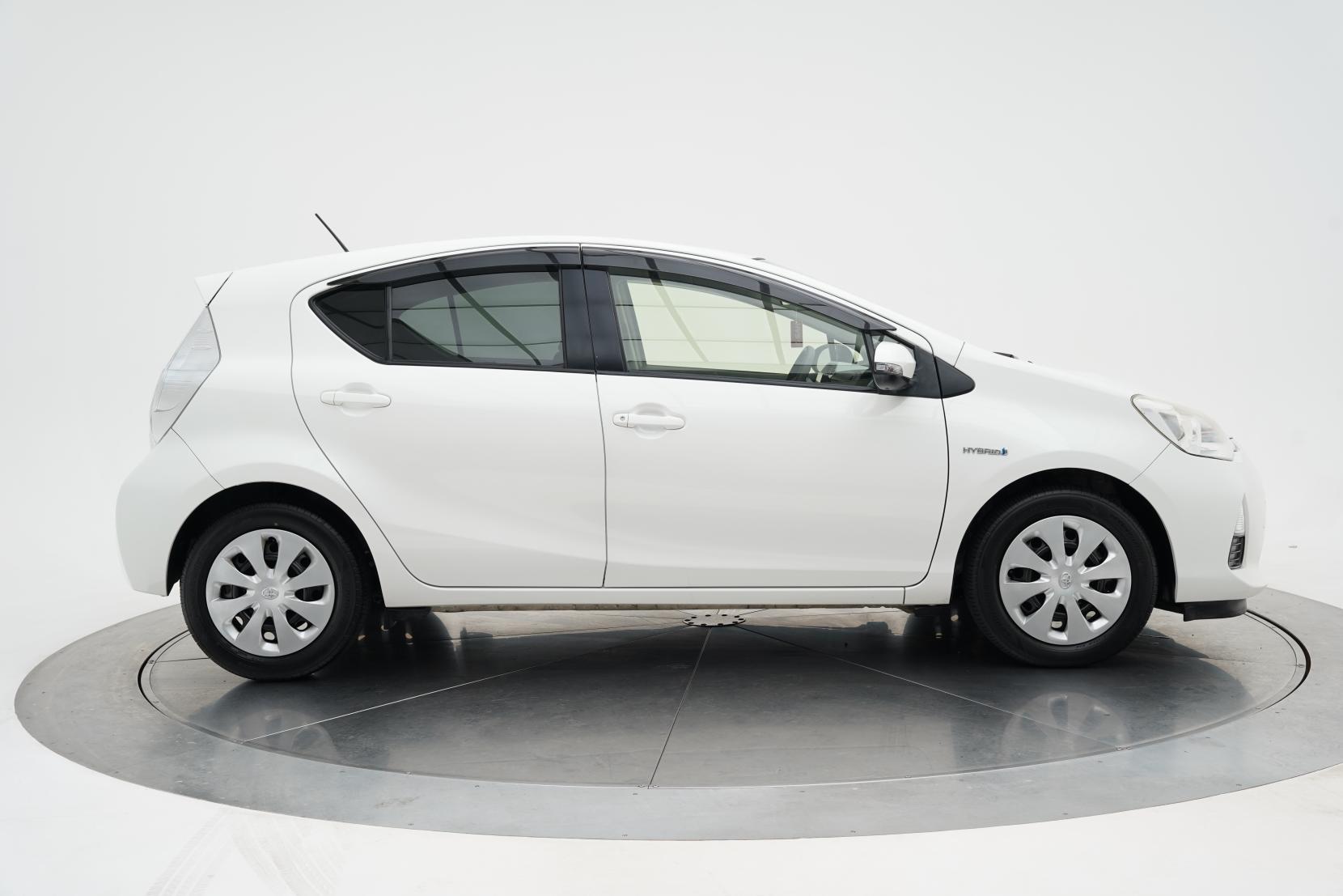 Toyota Aqua 1.5 S Push Start