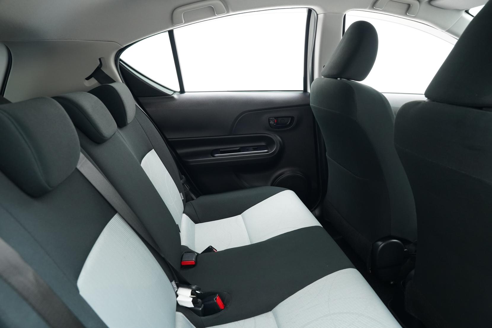 Toyota Aqua 1.5 S Push Start