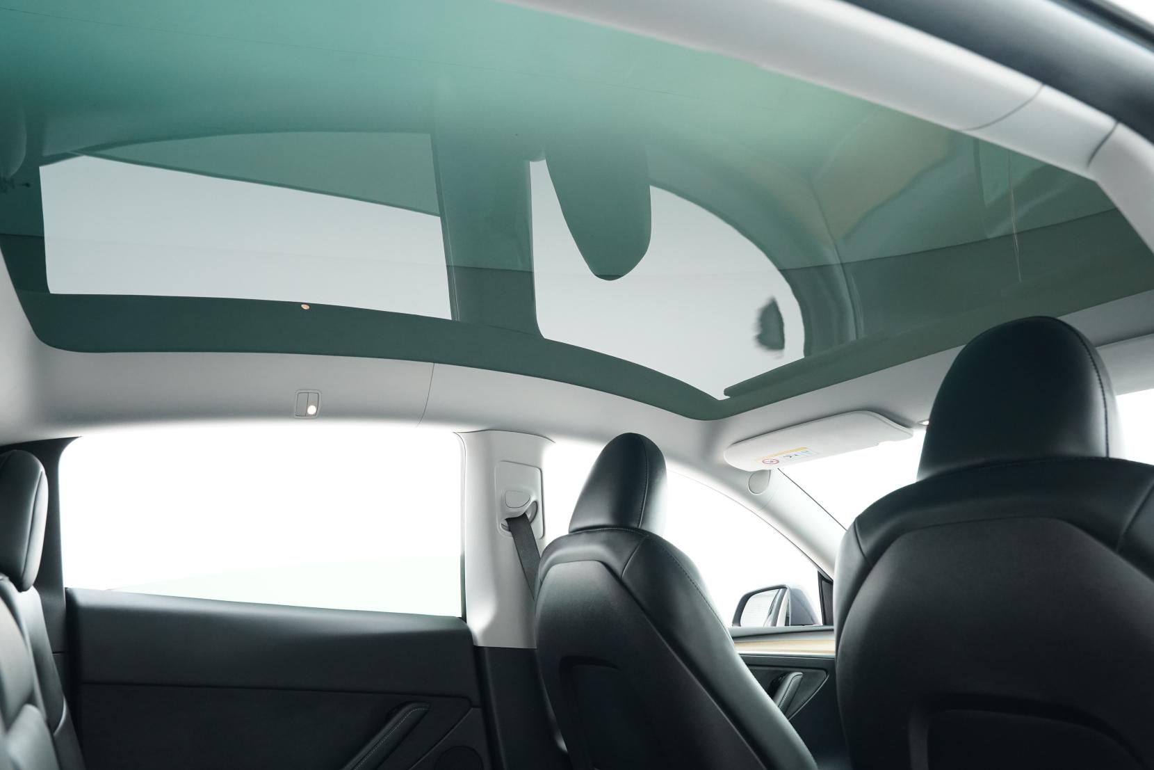 Tesla Model Y PERFORMANCE 79KWH/EV Performance AWD
