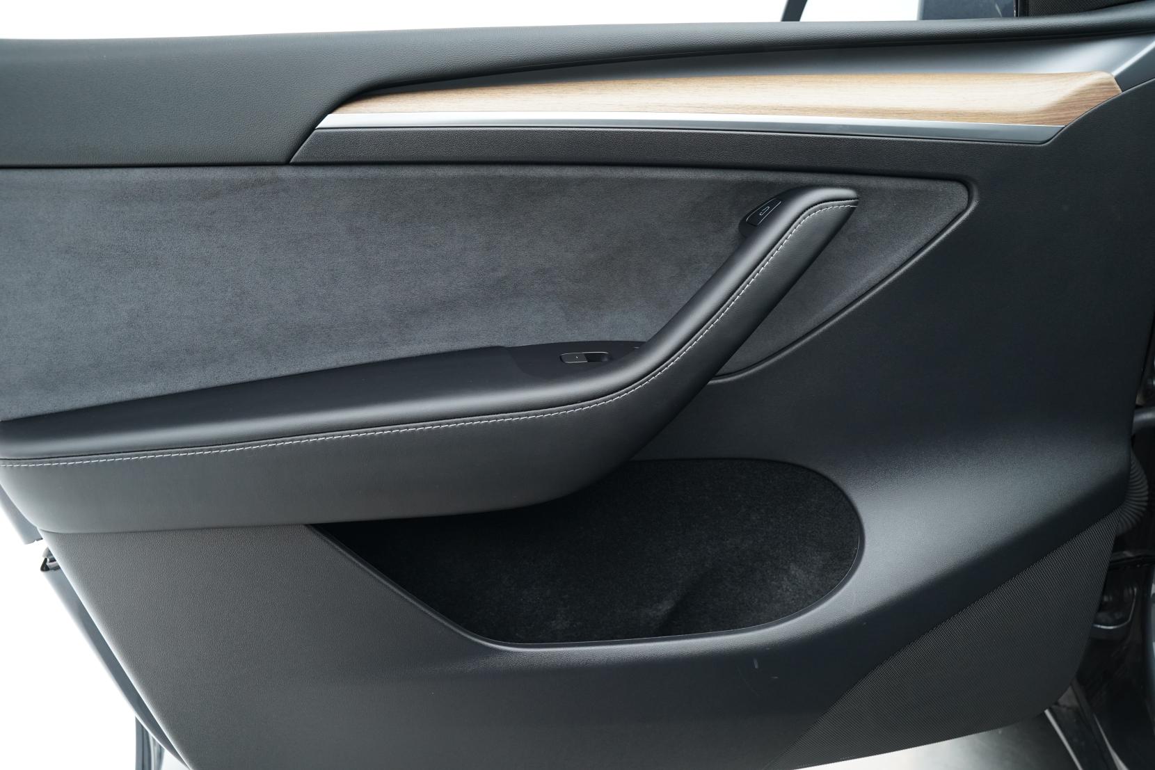Tesla Model Y PERFORMANCE 79KWH/EV Performance AWD