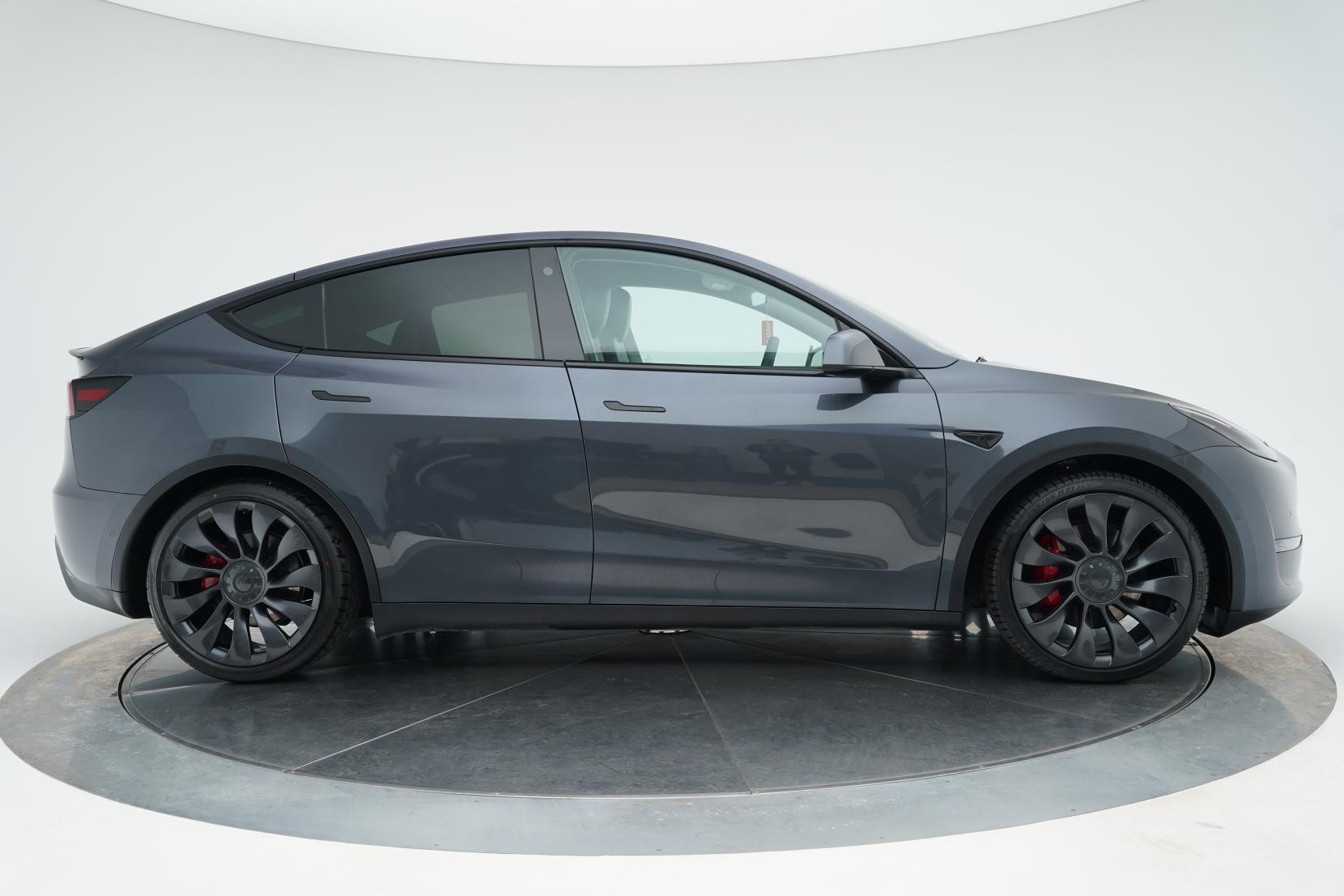 Tesla Model Y PERFORMANCE 79KWH/EV Performance AWD