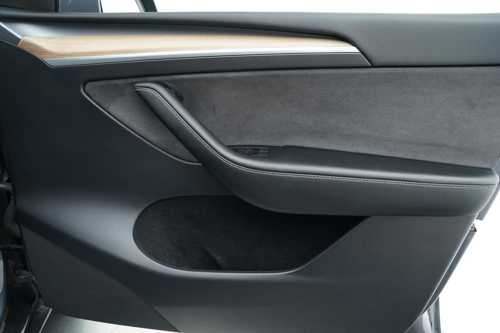 Tesla Model Y PERFORMANCE 79KWH/EV Performance AWD