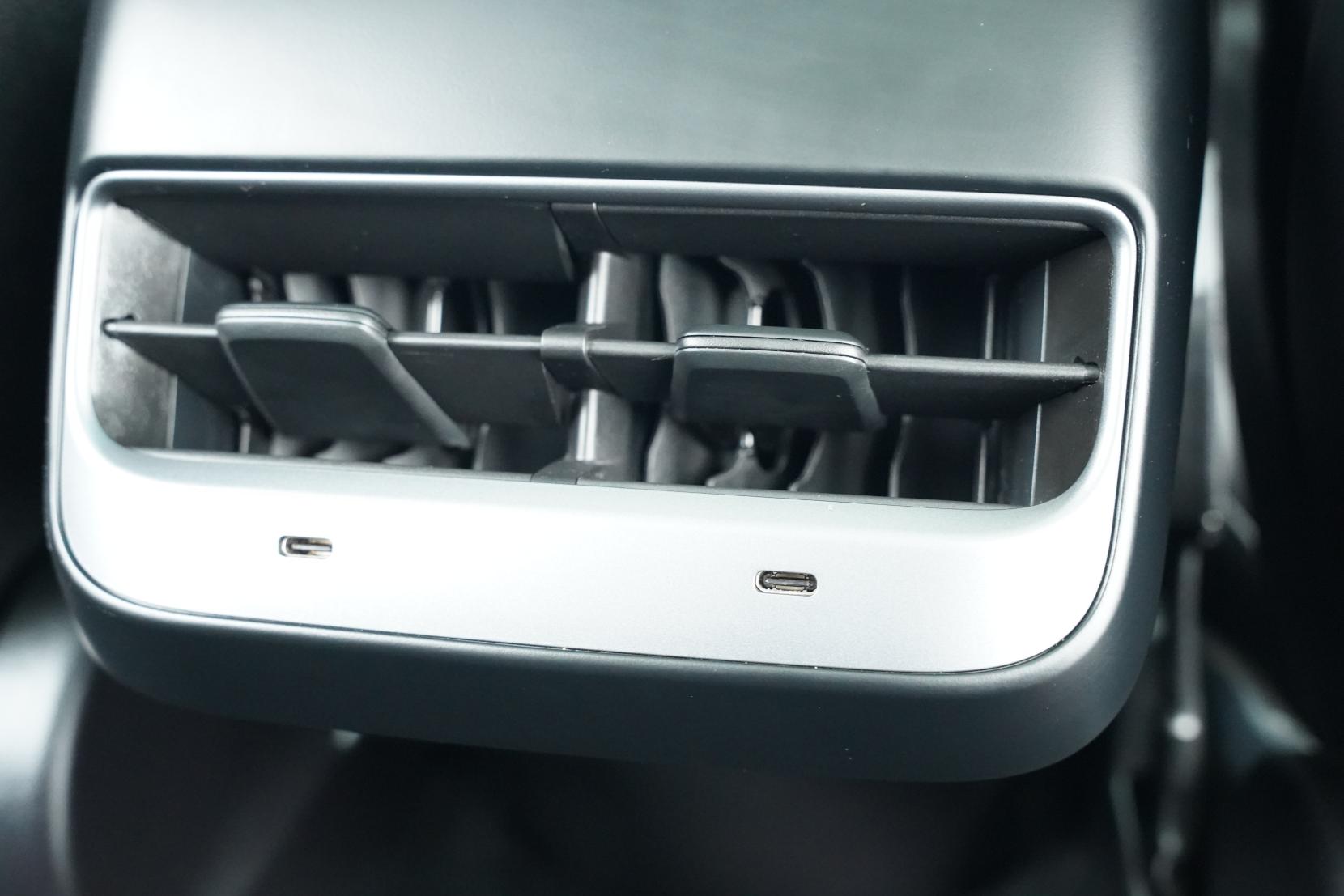 Tesla Model Y PERFORMANCE 79KWH/EV Performance AWD