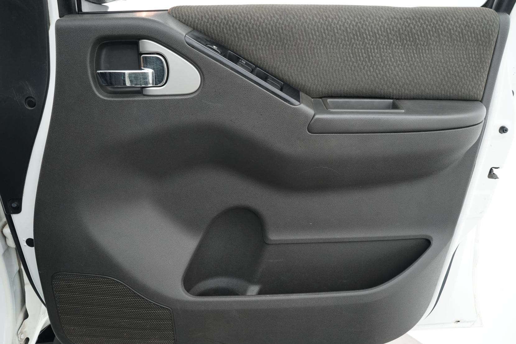 Nissan Navara 3.0 D/C 3.0D 4WD ST-X AT