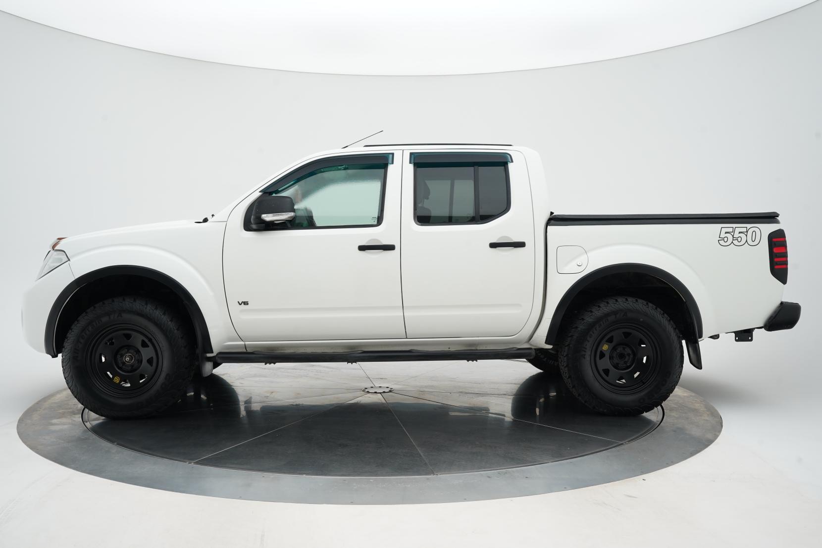 Nissan Navara 3.0 D/C 3.0D 4WD ST-X AT