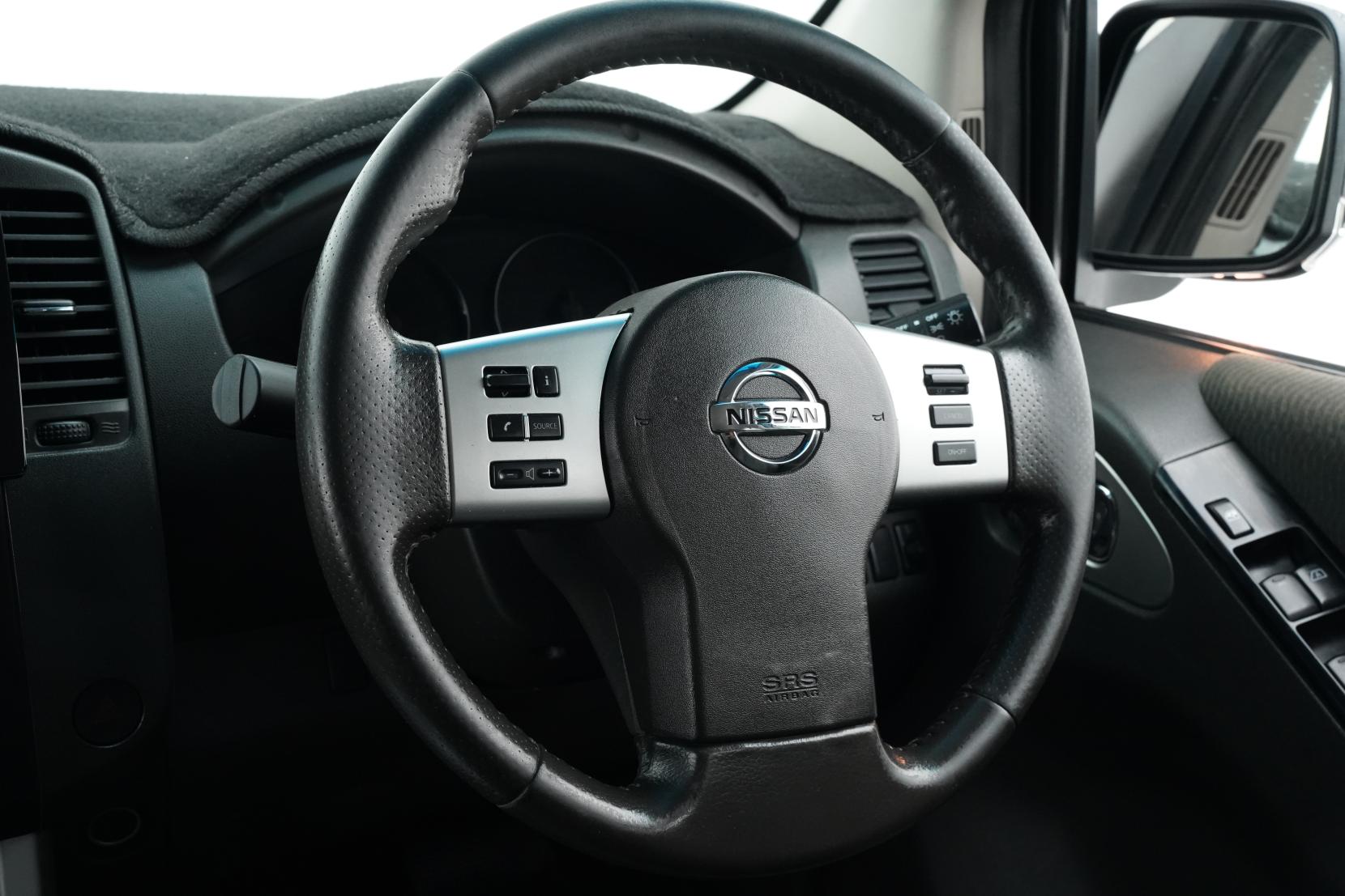 Nissan Navara 3.0 D/C 3.0D 4WD ST-X AT