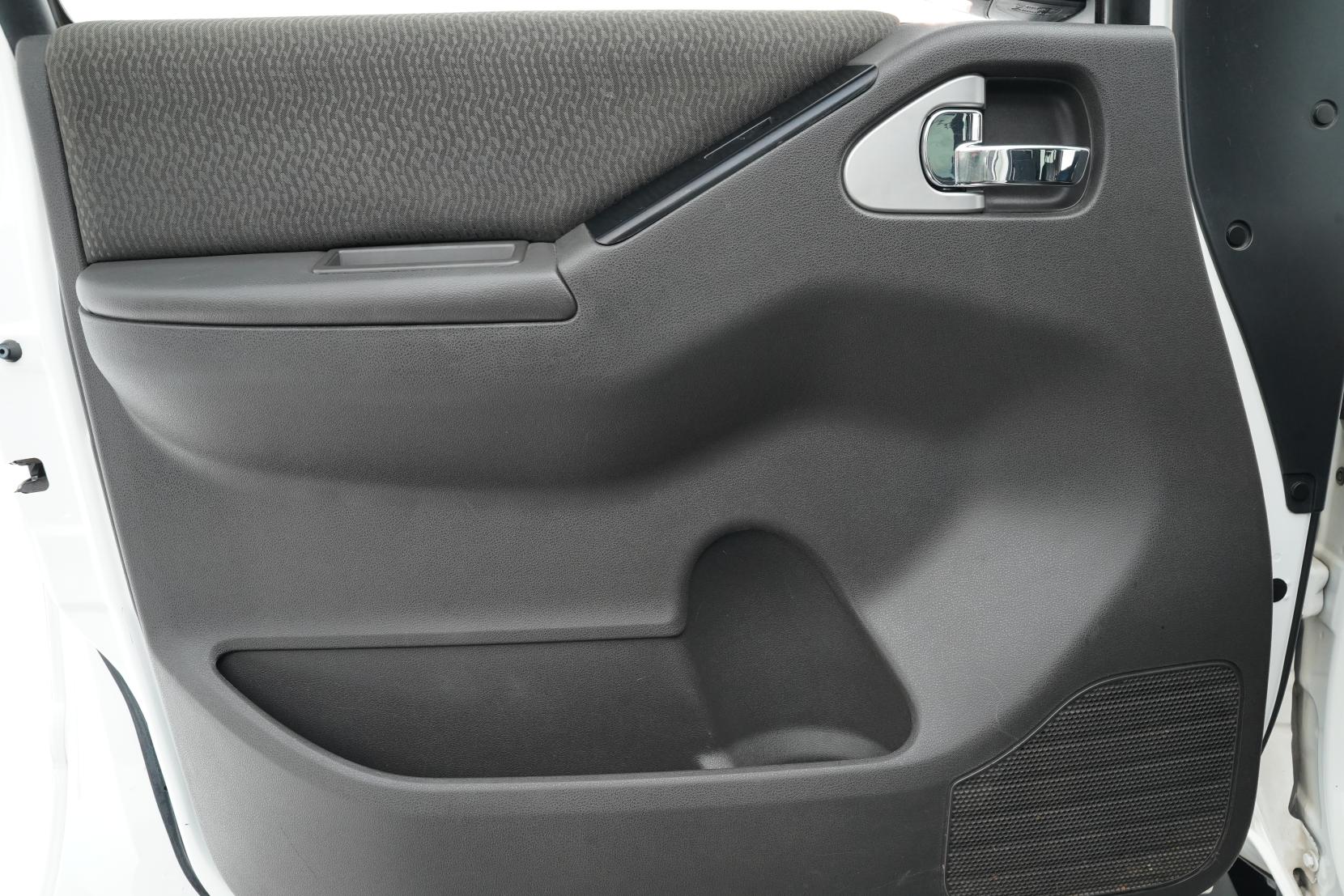 Nissan Navara 3.0 D/C 3.0D 4WD ST-X AT