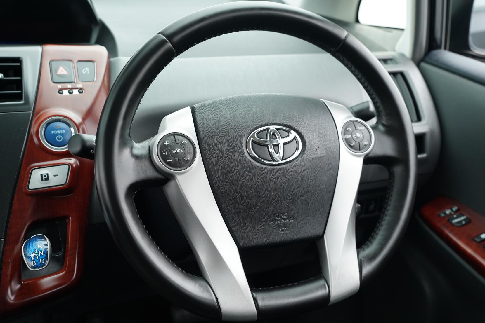 Toyota Prius 1.8 Alpha G 7 Seater