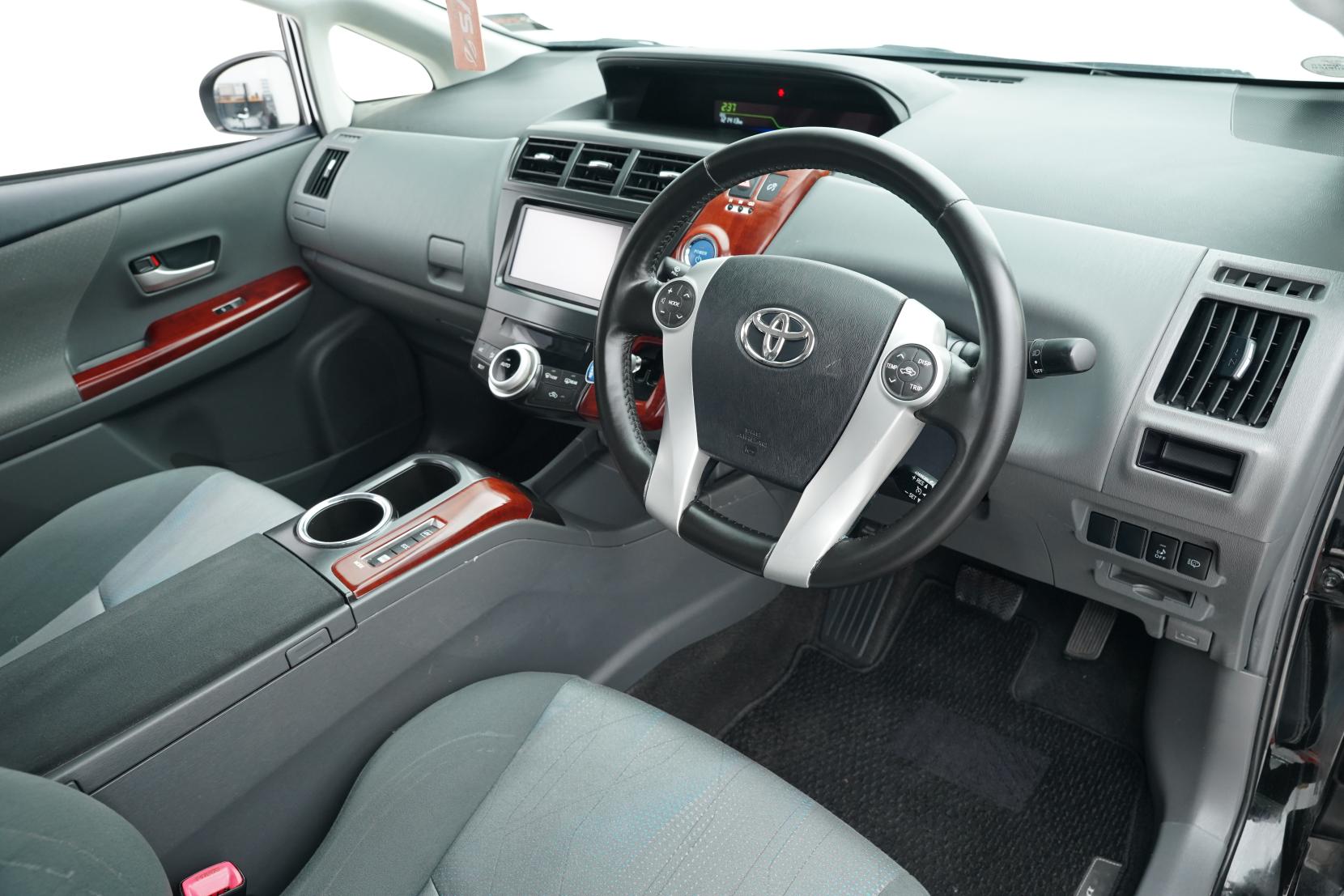 Toyota Prius 1.8 Alpha G 7 Seater