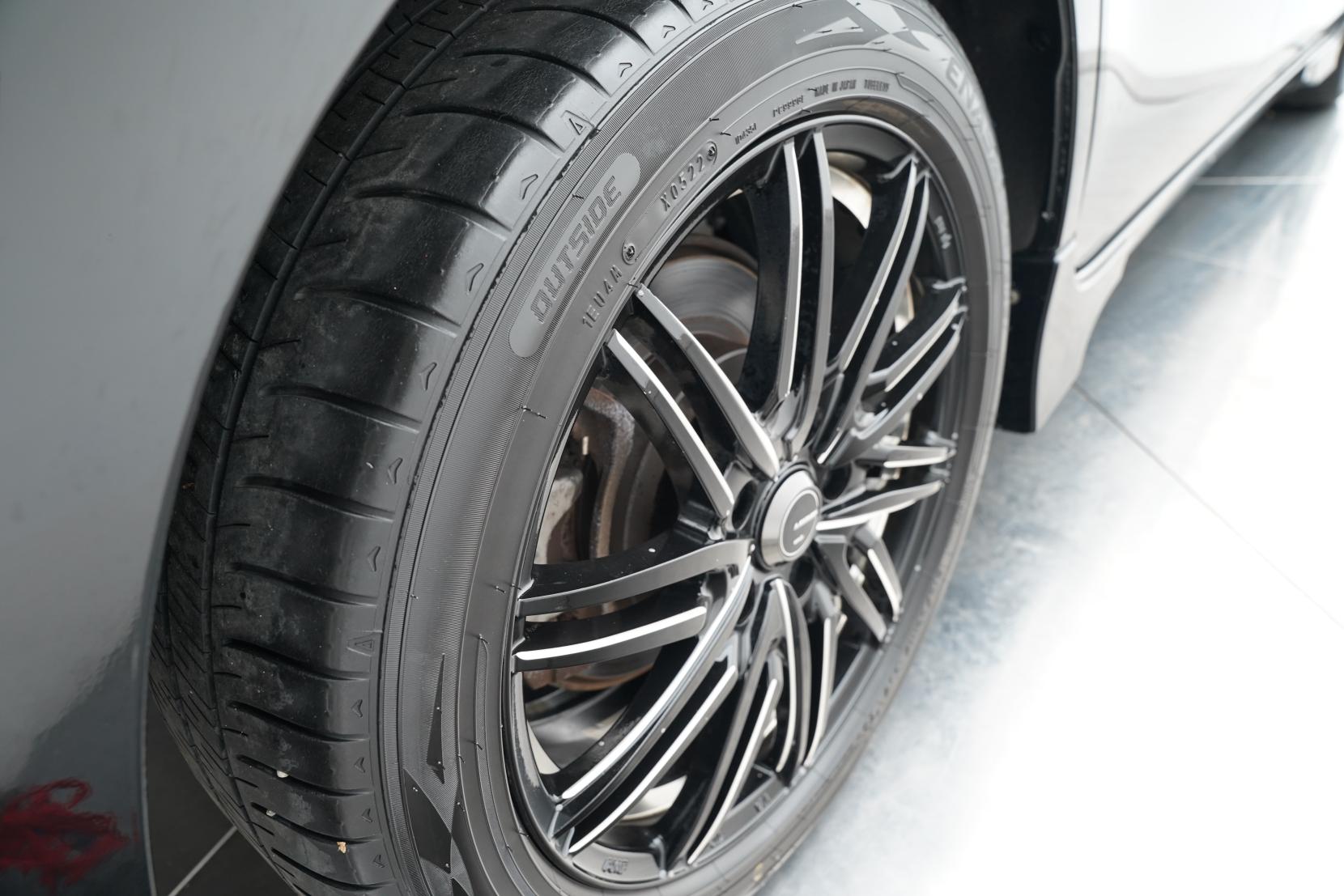 Toyota Prius 1.8 Alpha G 7 Seater