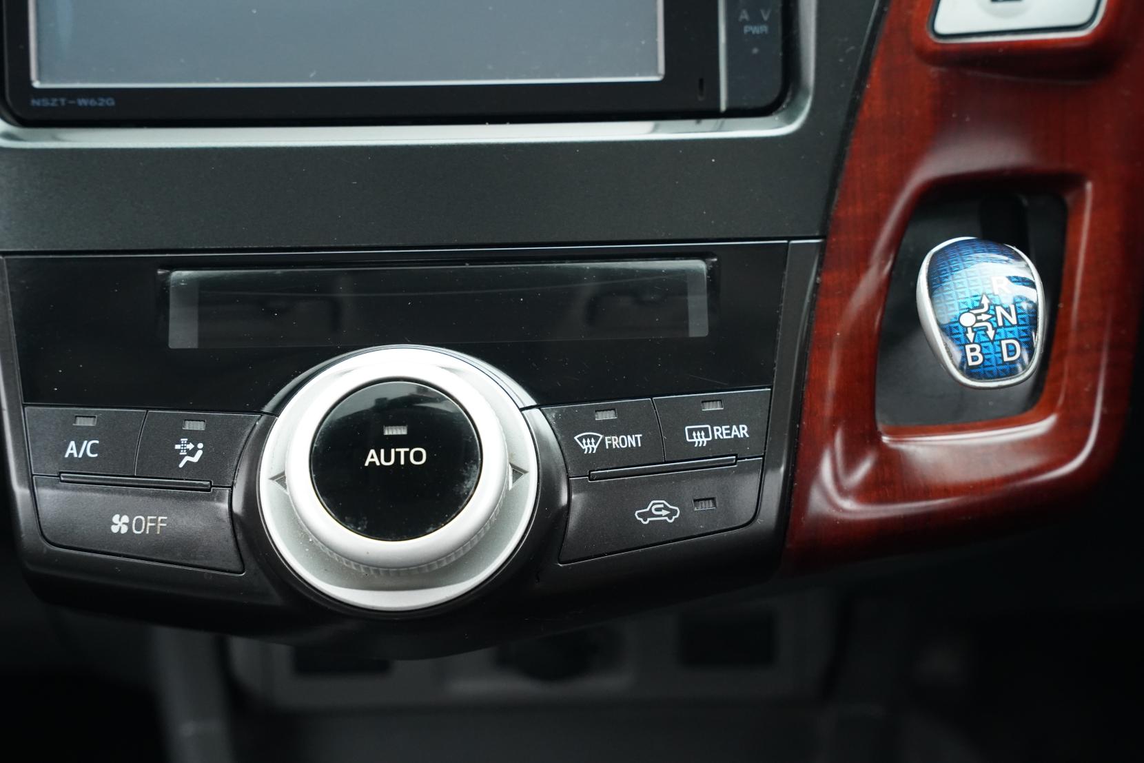 Toyota Prius 1.8 Alpha G 7 Seater