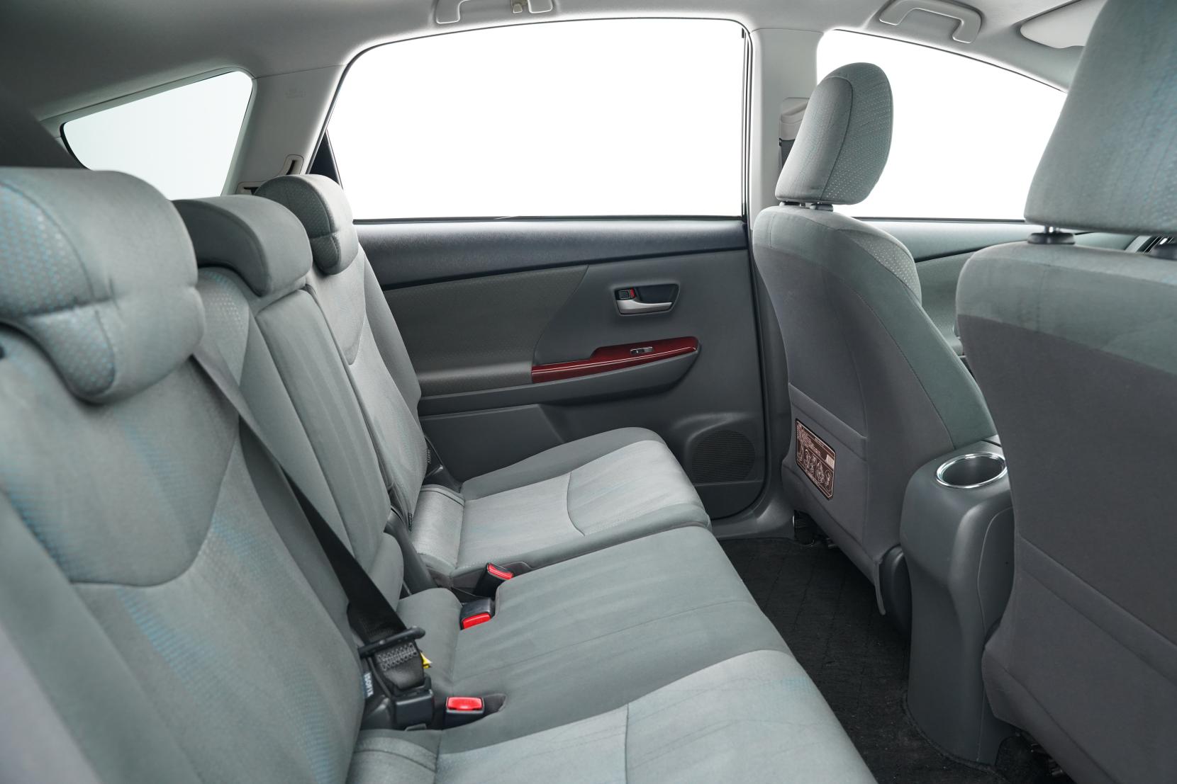 Toyota Prius 1.8 Alpha G 7 Seater