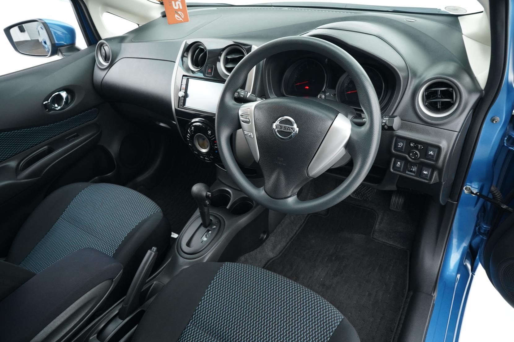 Nissan Note (2004–present) X