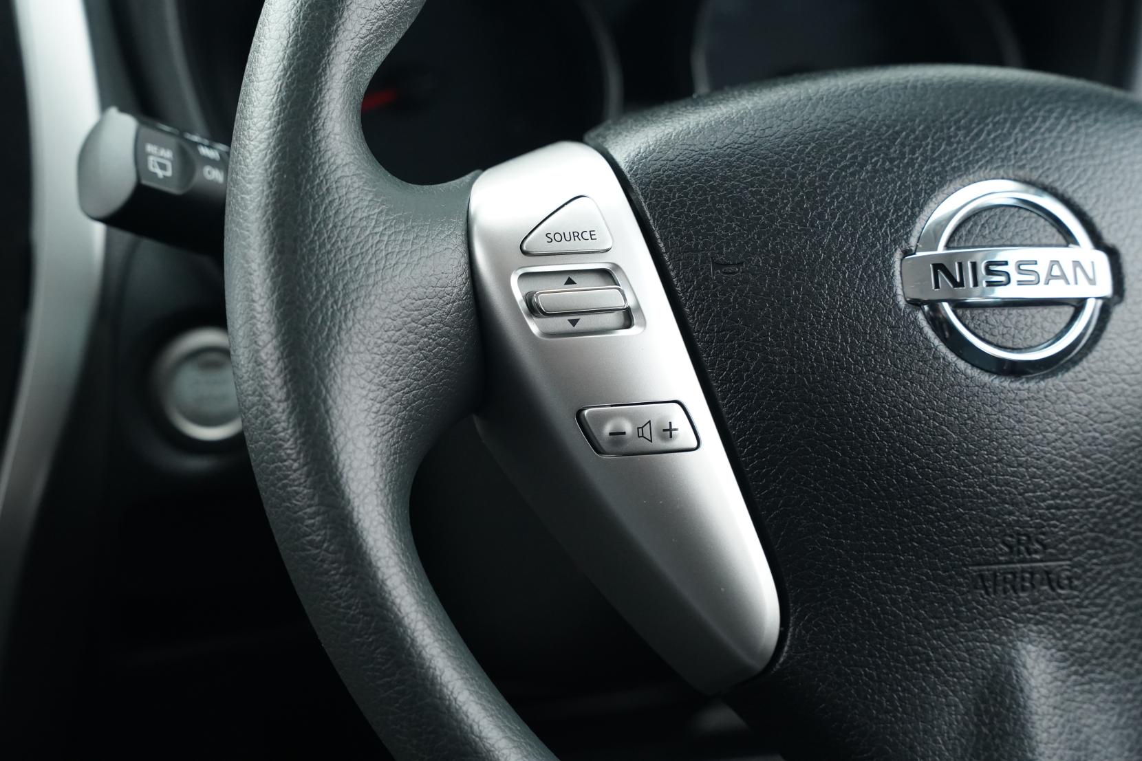 Nissan Note (2004–present) X