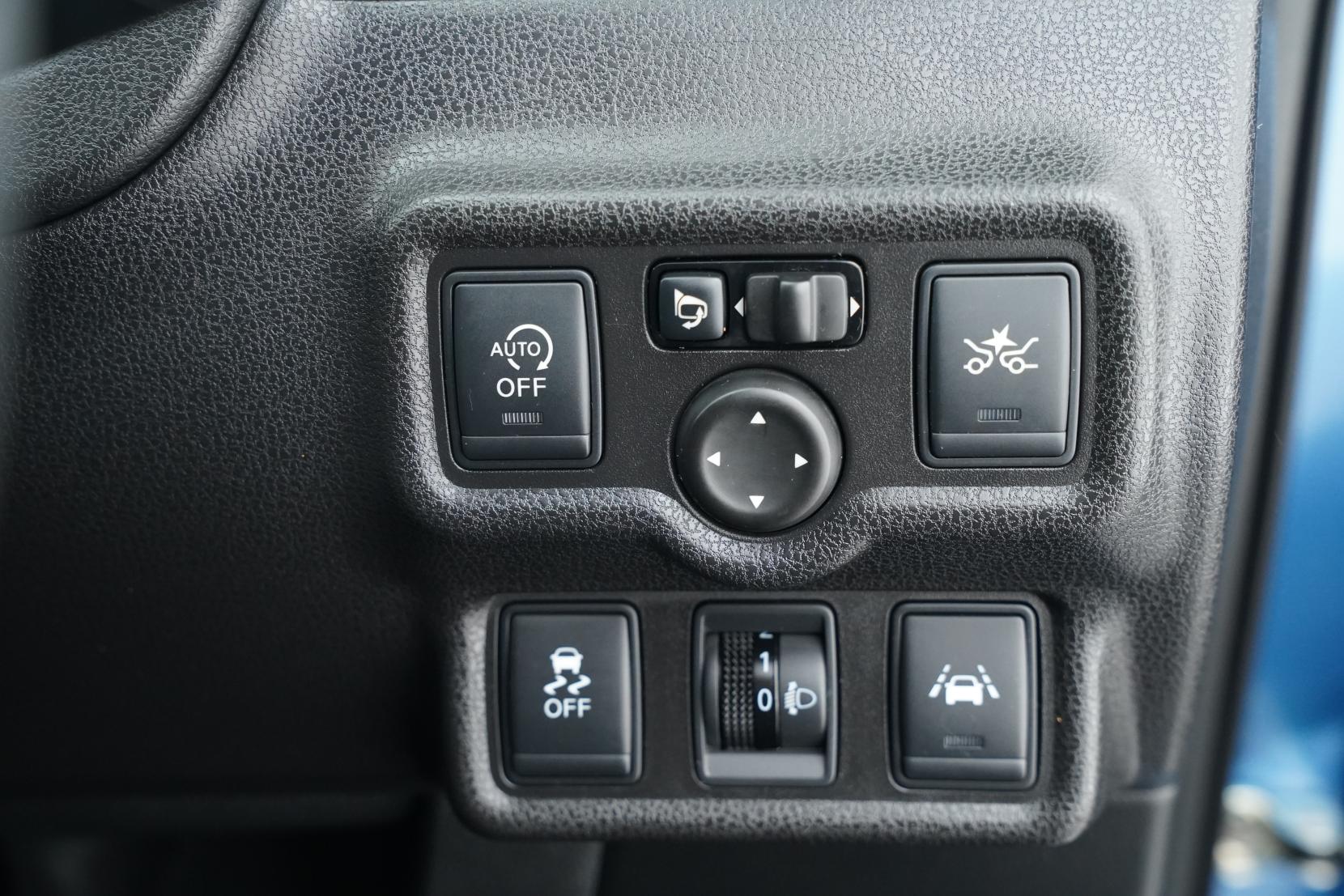 Nissan Note (2004–present) X