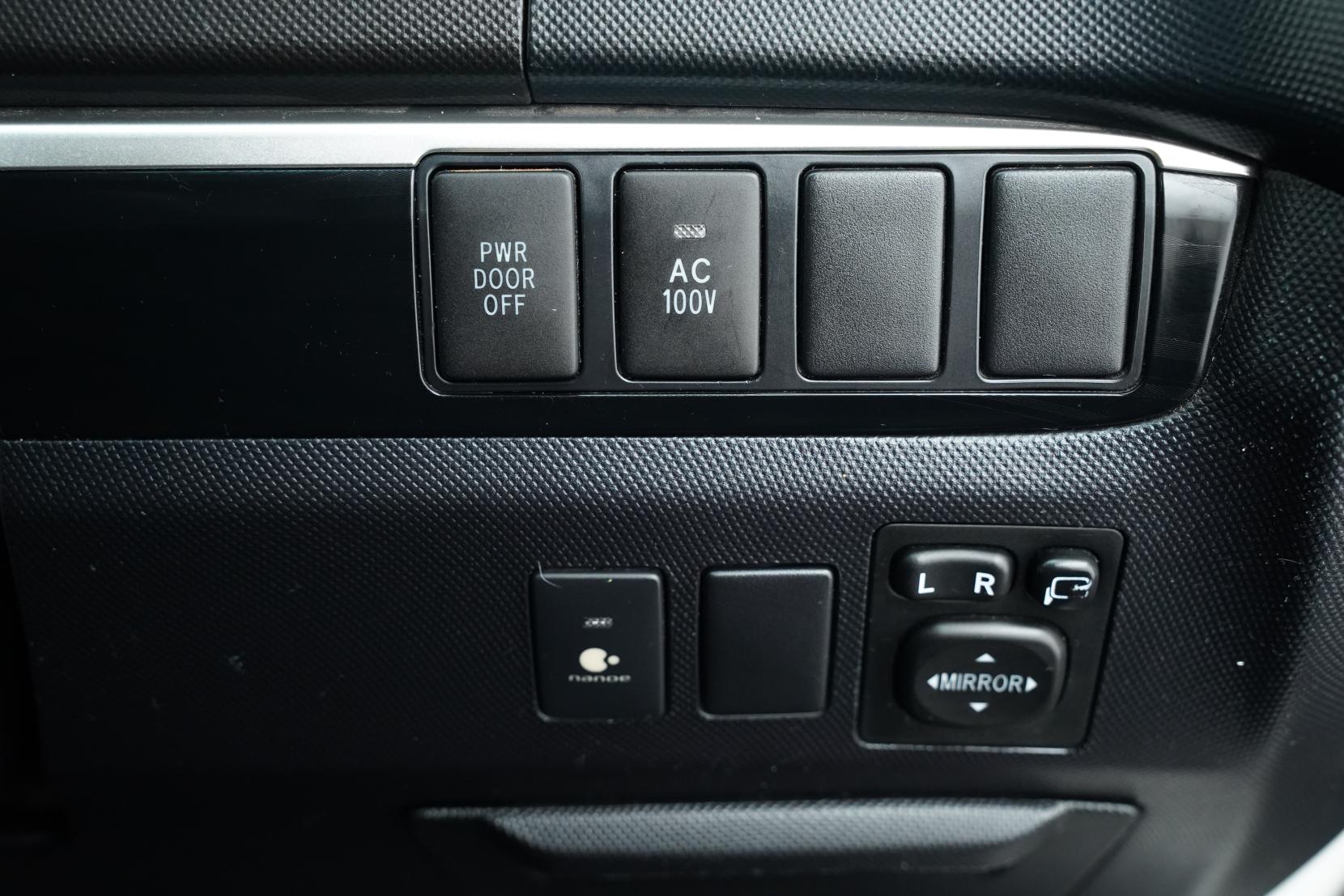 Toyota Estima 2.4 Hybrid 4wd Aeras Premium