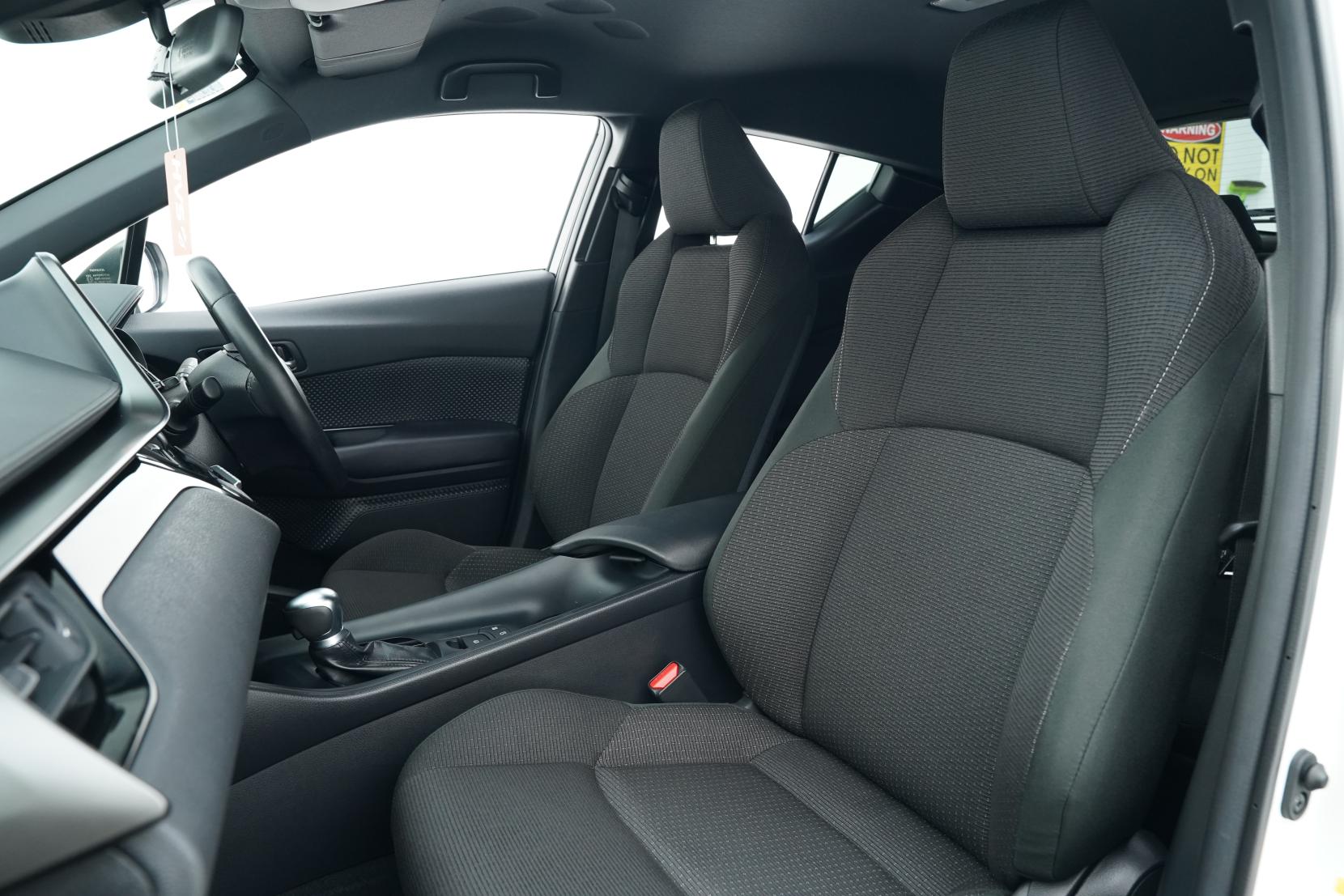 Toyota C-HR Hybrid S