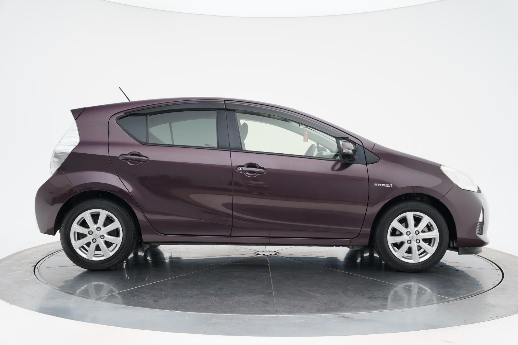 Toyota Aqua 1.5 S Push Start