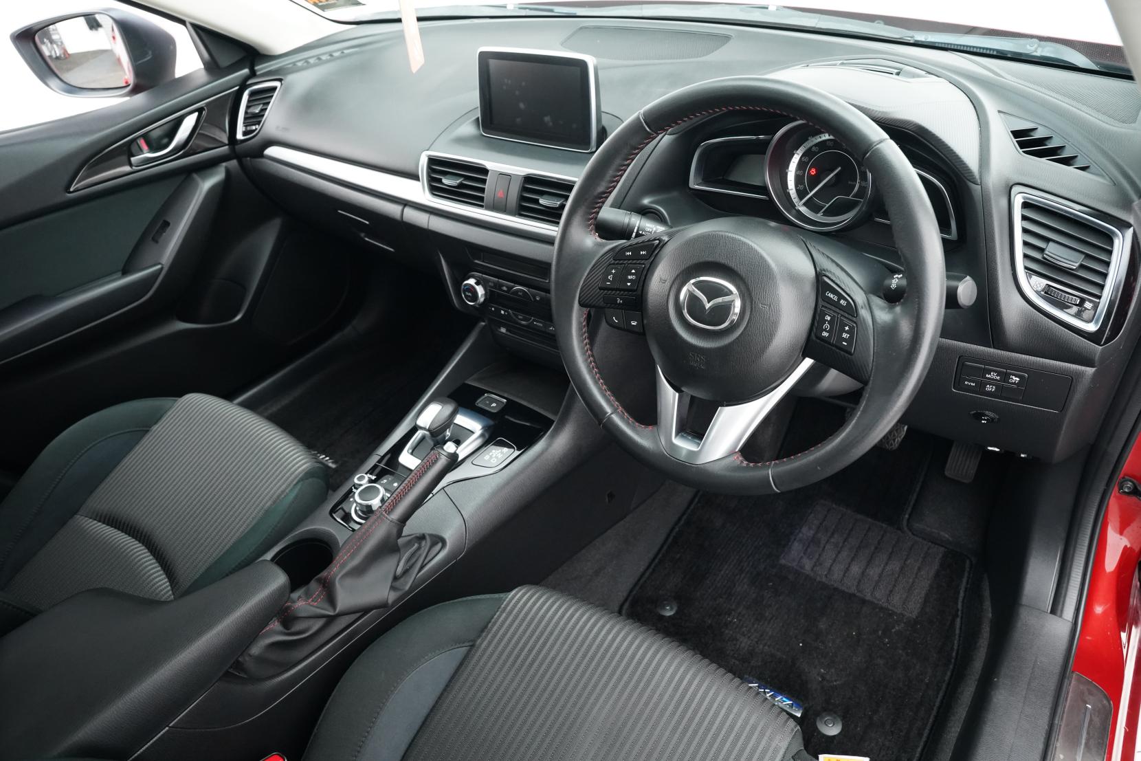 Mazda Axela 2.0 Hybrid S