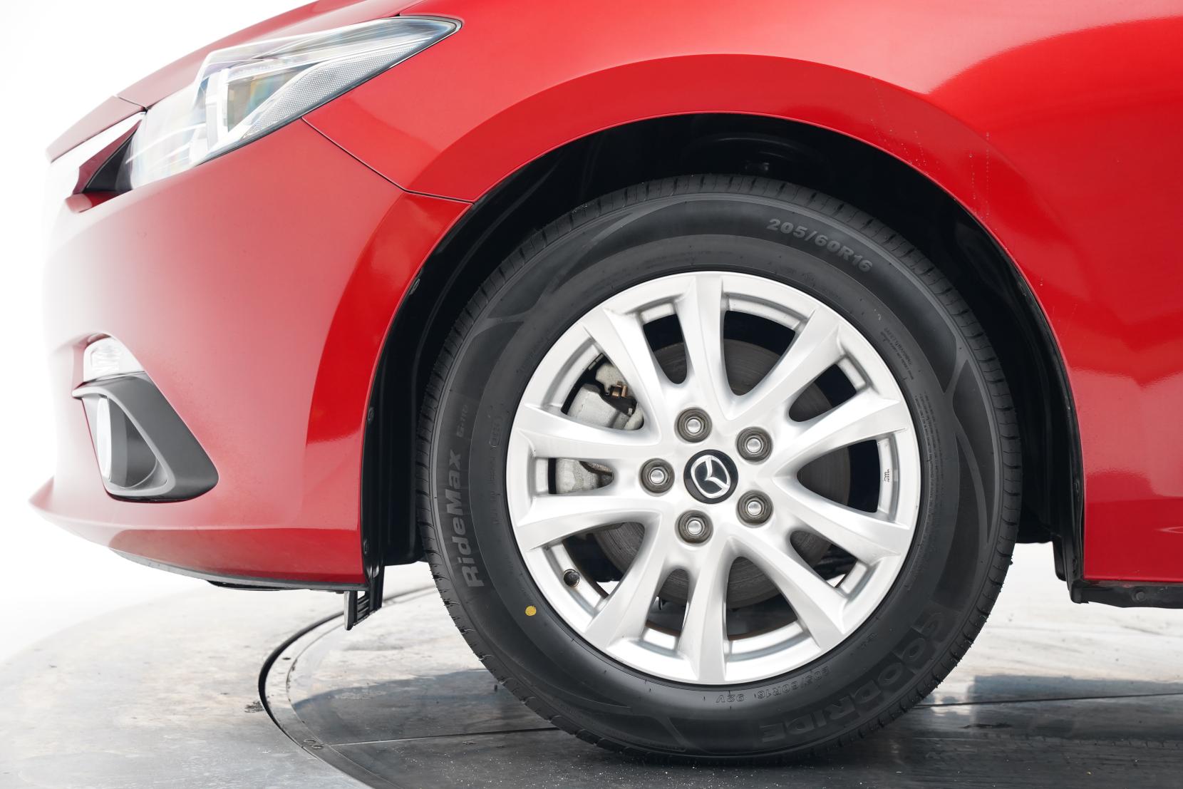 Mazda Axela 2.0 Hybrid S