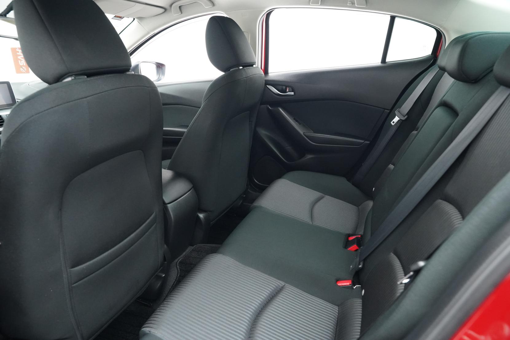 Mazda Axela 2.0 Hybrid S