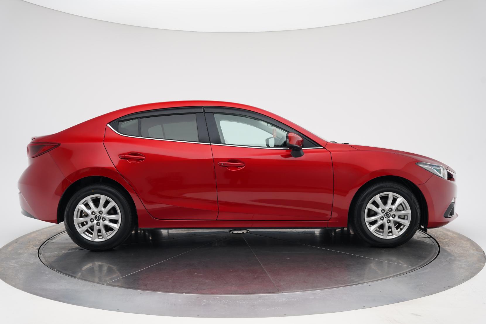 Mazda Axela 2.0 Hybrid S