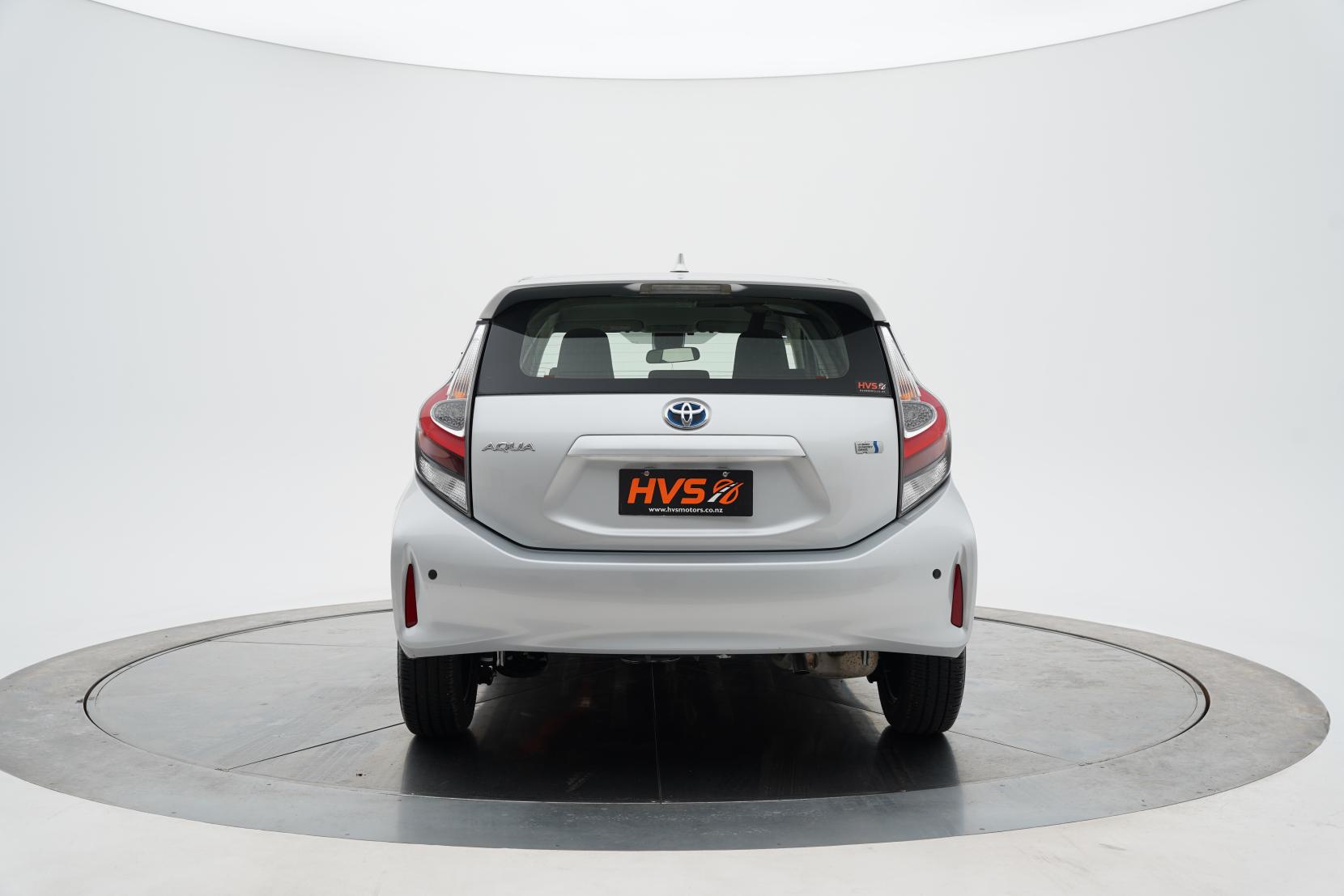 Toyota Aqua Hybrid L