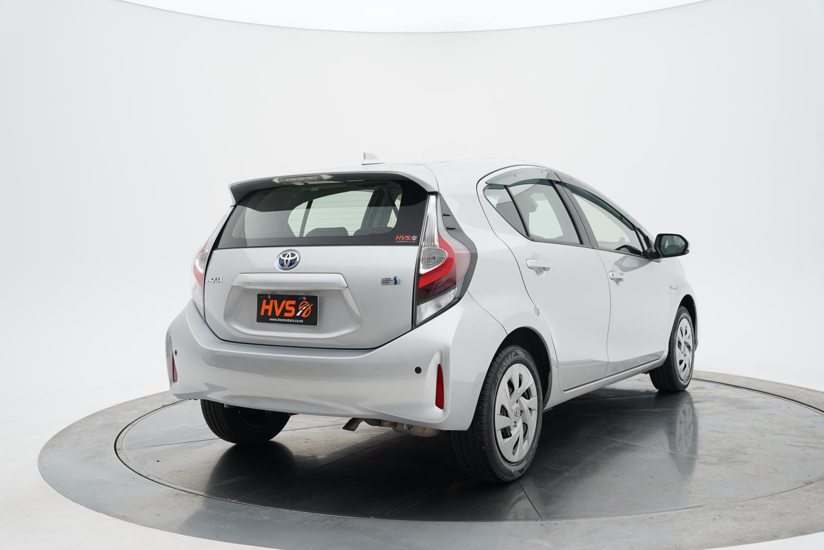 Toyota Aqua Hybrid L