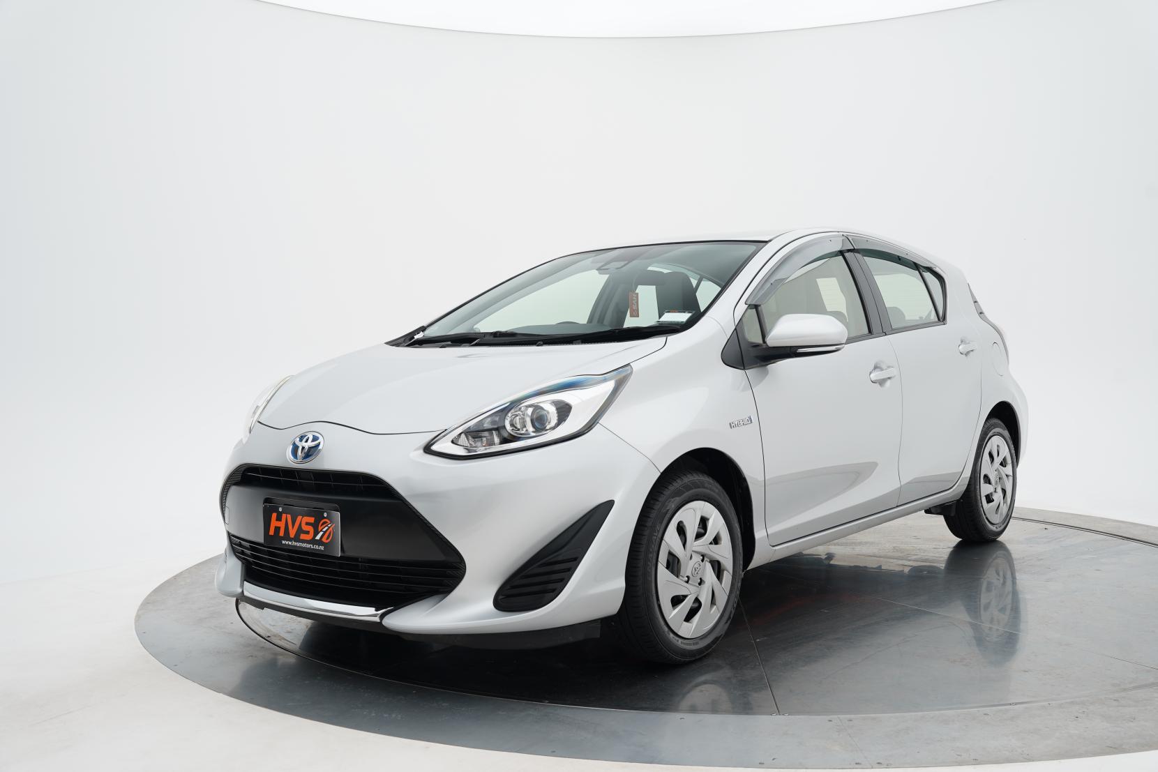 Toyota Aqua Hybrid L