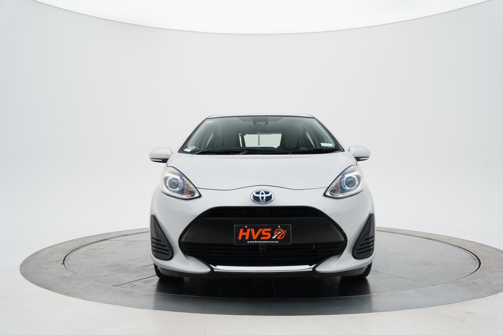 Toyota Aqua Hybrid L