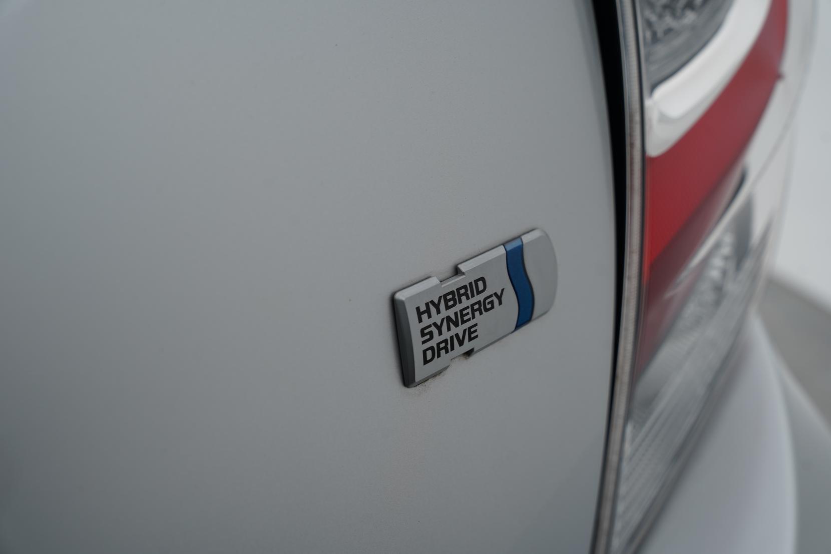 Toyota Aqua Hybrid L