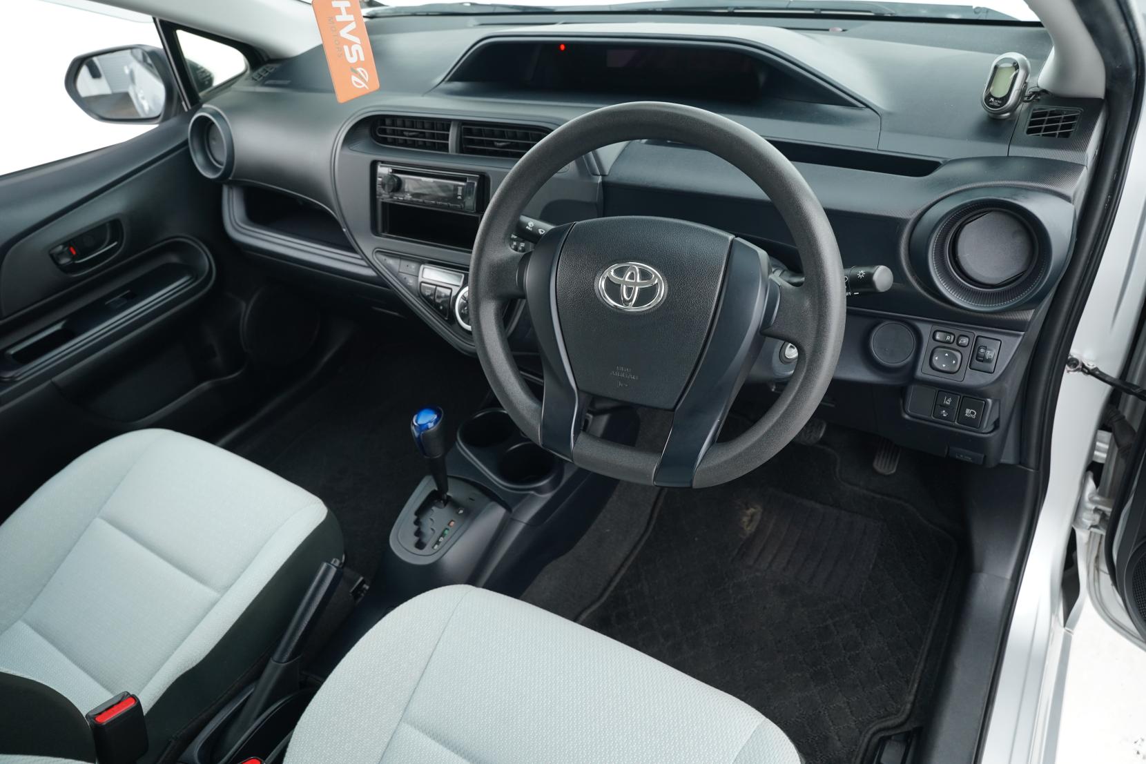 Toyota Aqua Hybrid L
