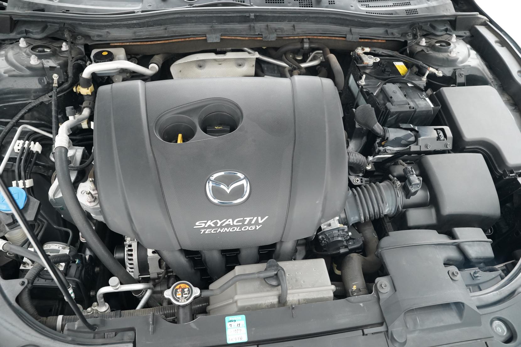 Mazda Axela 2.0 SPORT 20S TOURING