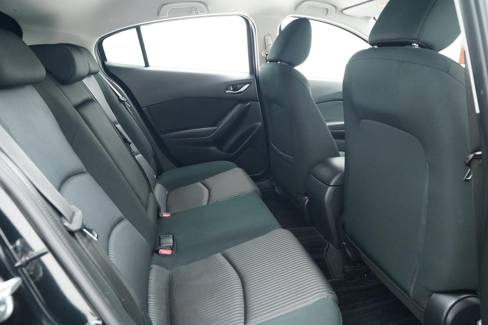 Mazda Axela 2.0 SPORT 20S TOURING