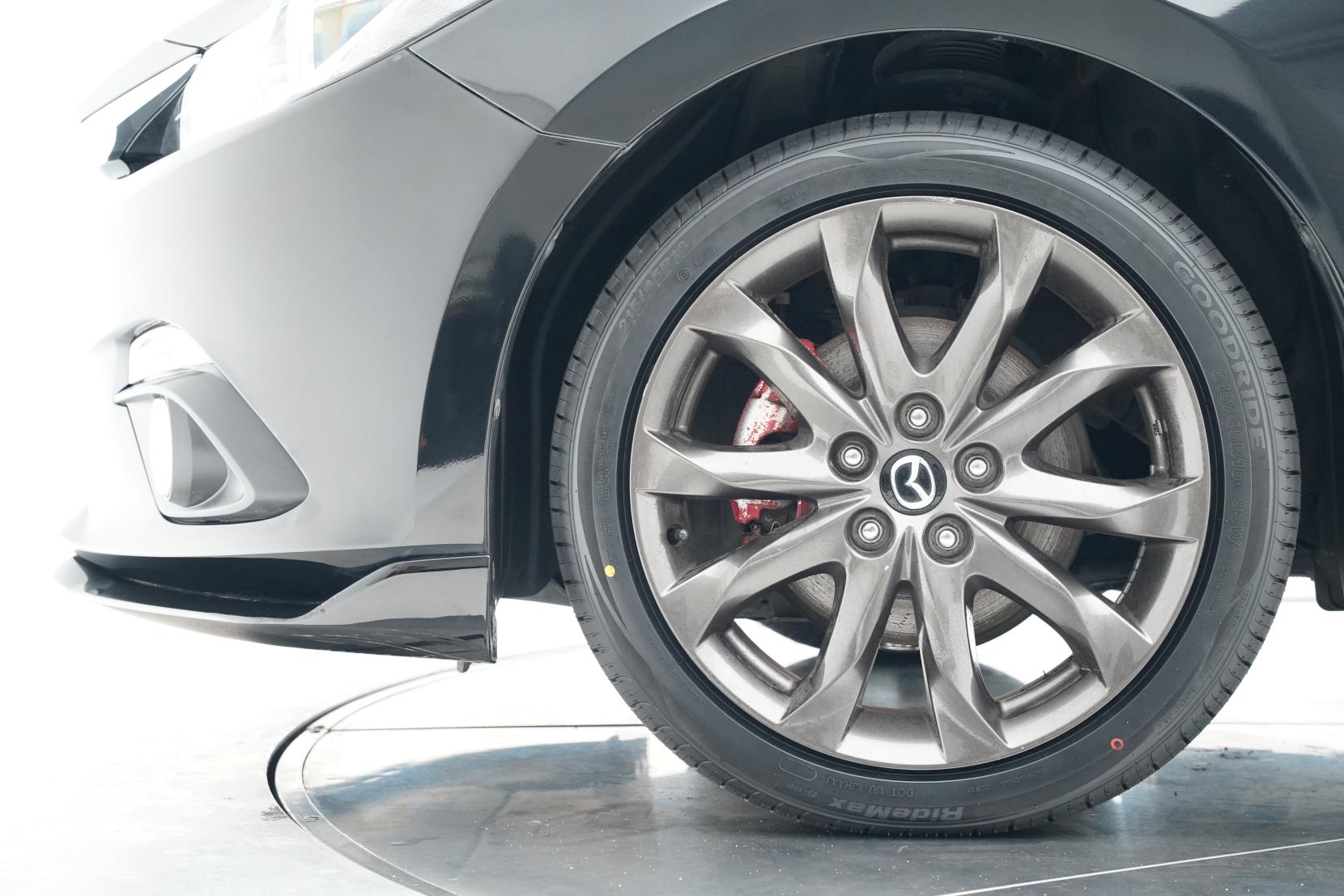 Mazda Axela 2.0 SPORT 20S TOURING
